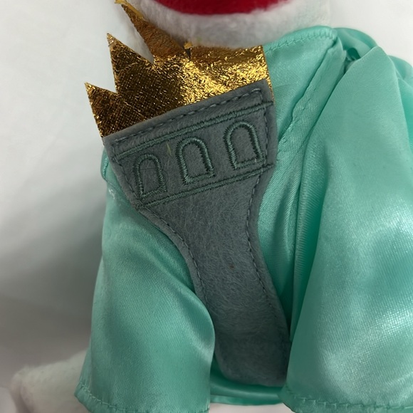 Target 2017 Statue of Liberty plush dog - Picture 5 of 11
